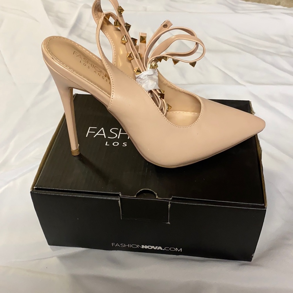 Fashion nova size 8 wrap heels